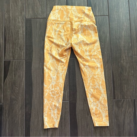 Carbon38 High Rise Kumquat Snakeskin Print 7/8 Leggings Sz S - Picture 5 of 7